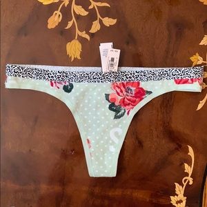 NWT WOMENS VICTORIA’S SECRET THONG SIZE XS FLOWER LEOPARD💚🐆🌺🌸🌹🌼💐🌻🪷🪻🥀🌷🩲